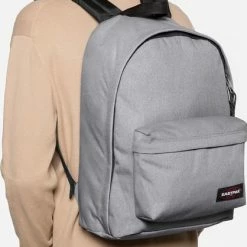 Uitgang 🥰 Eastpak - Out Of Office - Rugzak - 27 Liter - Grijs 🎉 -Reisbagage-Reisaccessoires Winkel 418x840 8