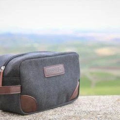 Top 10 🤩 Yakfield - Toilettas - Kado Man - Heren - Vintage Black - Canvas - Zwart - Grijs- Extra Binnenvak - 25x14x10 Cm 🔔 -Reisbagage-Reisaccessoires Winkel 550x366 7