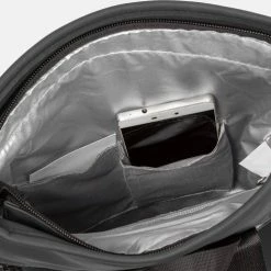 Goedkoop 🔥 New Rebels Mart Waterafstotende Rolltop Rugzak - Medium - Zwart ✨ 36 Goedkoop 🔥 New Rebels Mart Waterafstotende Rolltop Rugzak - Medium - Zwart ✨ -Reisbagage-Reisaccessoires Winkel 550x490 3