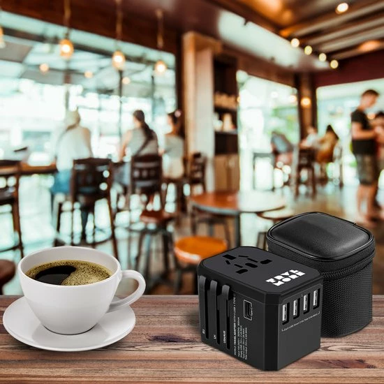 Nieuw ❤️ TRVLMORE TravelMore Universele Wereldstekker Met USB-C En 4 USB Poorten - 2000 Watt Internationale Reisstekker Voor 150+ Landen - Zwart 😍 9 Nieuw ❤️ TRVLMORE TravelMore Universele Wereldstekker Met USB-C En 4 USB Poorten - 2000 Watt Internationale Reisstekker Voor 150+ Landen - Zwart 😍 - Afbeelding 7