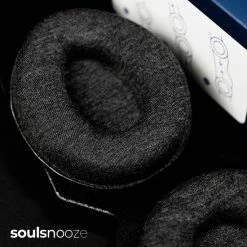 Kopen 😍 Soulsnooze® Luxe Traagschuim Slaapmasker Vrouwen & Mannen – Grijs Katoen – 100% Verduisterend Oogmasker Slaap – Inclusief Reistas 🔔 -Reisbagage-Reisaccessoires Winkel 550x550 369