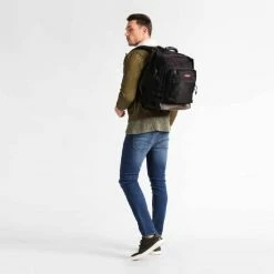 Kopen 😀 Eastpak - Ultimate - Rugzak - 42 Liter - Black 👏 -Reisbagage-Reisaccessoires Winkel 550x550 503