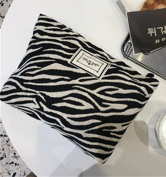 Groothandel ๐ Toilettas - Zebra Print | Make-Up Tas | 28 X 20 Cm | Jacquard / Katoen | Fashion Favorite ๐ฅฐ 7 Groothandel ๐ Toilettas - Zebra Print | Make-Up Tas | 28 X 20 Cm | Jacquard / Katoen | Fashion Favorite ๐ฅฐ - Afbeelding 5