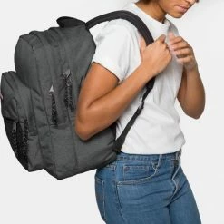 Flash-uitverkoop ✨ Eastpak - Pinnacle - Rugzak - 38 Liter - Black Denim 👏 -Reisbagage-Reisaccessoires Winkel 550x589 1