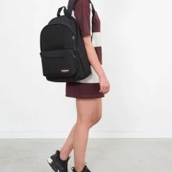 Beste Verkoop 🤩 Eastpak - Out Of Office - Rugzak - 27 Liter - Zwart ❤️ 38 Beste Verkoop 🤩 Eastpak - Out Of Office - Rugzak - 27 Liter - Zwart ❤️ -Reisbagage-Reisaccessoires Winkel 550x697