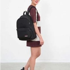 Promo 😍 Eastpak - Out Of Office - Rugzak - 27 Liter - Black Denim 🤩 -Reisbagage-Reisaccessoires Winkel 550x782 3